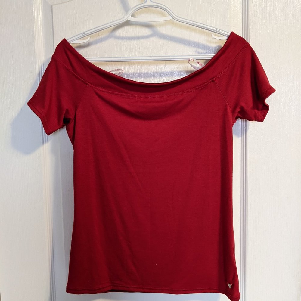BRAND NEW WITH TAGS GUESS RED OFF THE SHOULDER TOP SIZE L